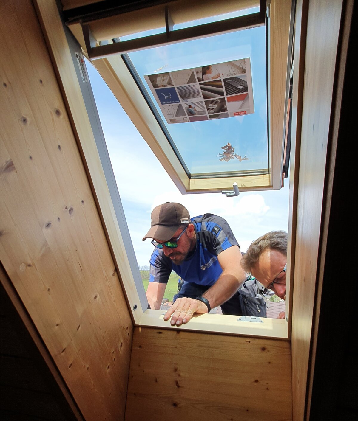 Dachfenster Service reparieren, abdichten oder austauschen.